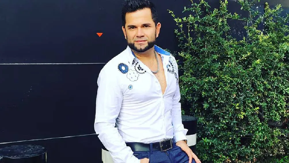 Roberto Junior y su equipo enfrentaron un desafío cuando su camioneta se incendió mientras viajaban a un concierto en Tepic, Nayarit. | IG