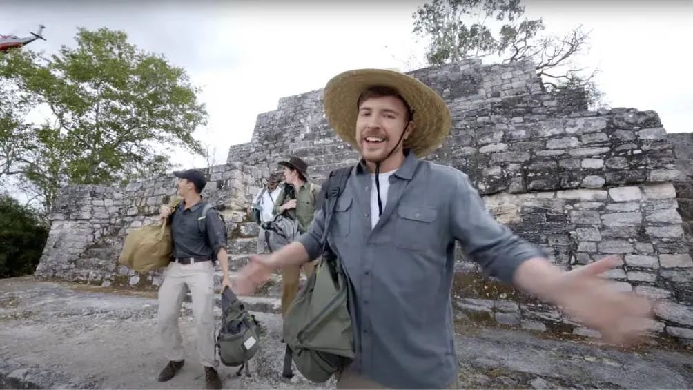 La presidenta de México, Claudia Sheinbaum, confirmó que MrBeast recibió permisos del INAH. / RS