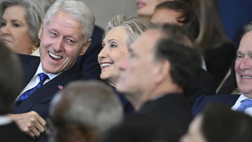 Hillary Clinton se volvió viral en redes tras burlarse del comentario del Trump. | AP