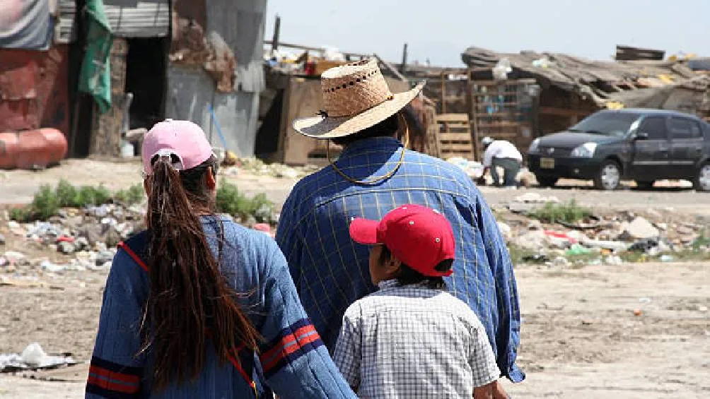 "La educación sigue sin ser un motor de movilidad social para los mexicanos" destacó el informe / iStock