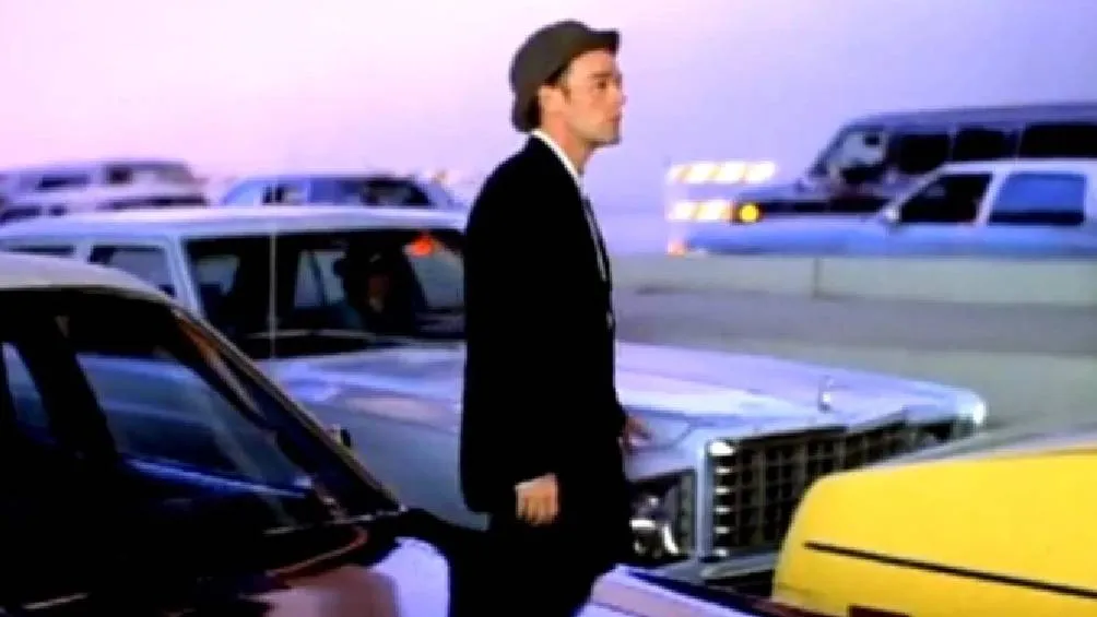 La canción transmite que el dolor es una experiencia común y que la vulnerabilidad no debe ser motivo de vergüenza./ &quot;X&quot;