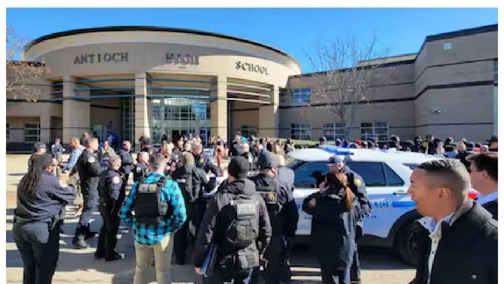 El tirador, un joven de 17 años que también era estudiante en la Escuela Secundaria Antioch, posteriormente se suicidó. | RS
