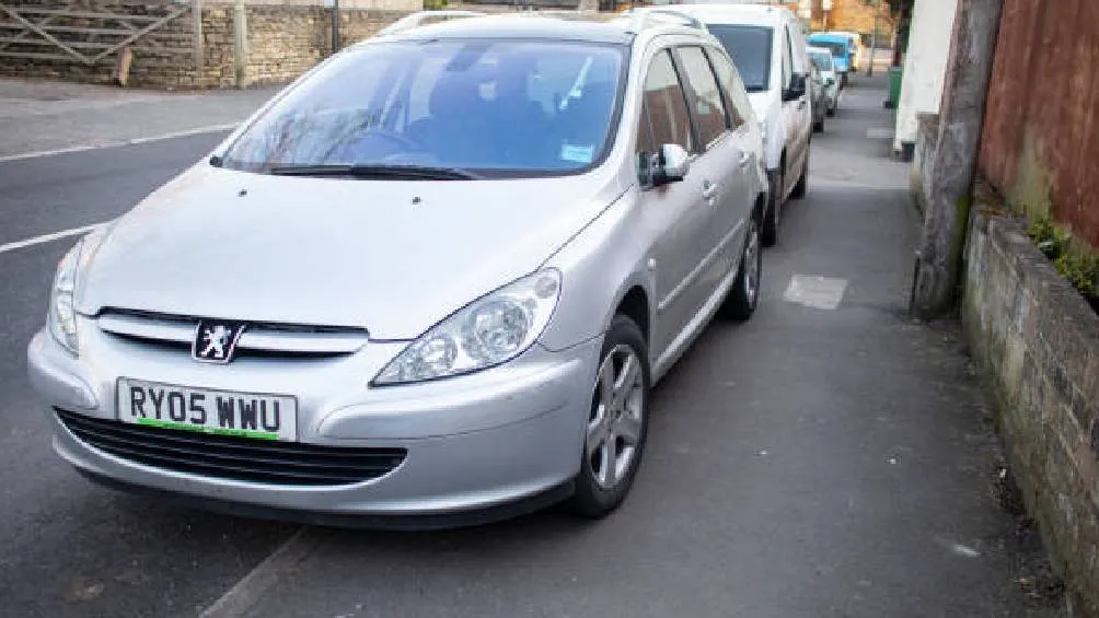 En la Ciudad de México, el estacionamiento en lugares no autorizados puede acarrear sanciones para los conductores. | Pixabay