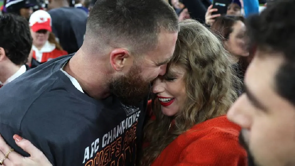 La historia de amor entre Taylor Swift y Travis Kelce comenzó en julio de 2023. | Billboard