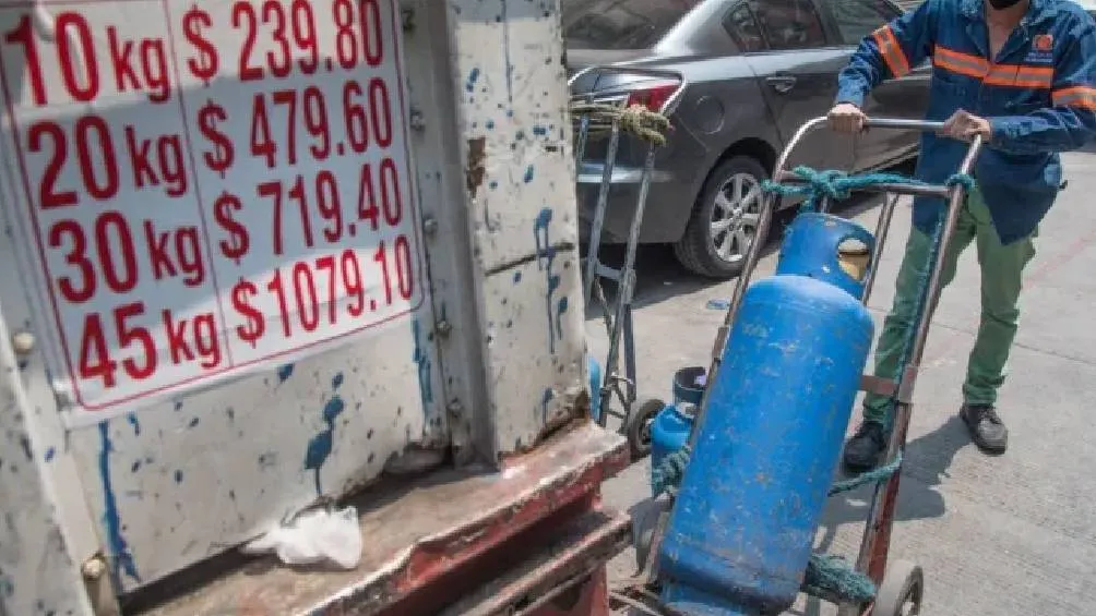 Los gaseros alertaron sobre la posible suspensión de la distribución de gas LP. | RS