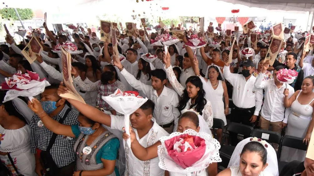 Bodas Colectivas en la CDMX / Milenio