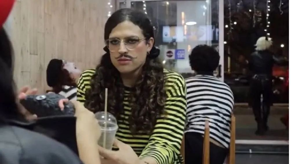 El cortometraje relata la historia de Johanne, una mujer transgénero de nacionalidad francesa, quien regresa a Francia tras haber residido en México. / RS