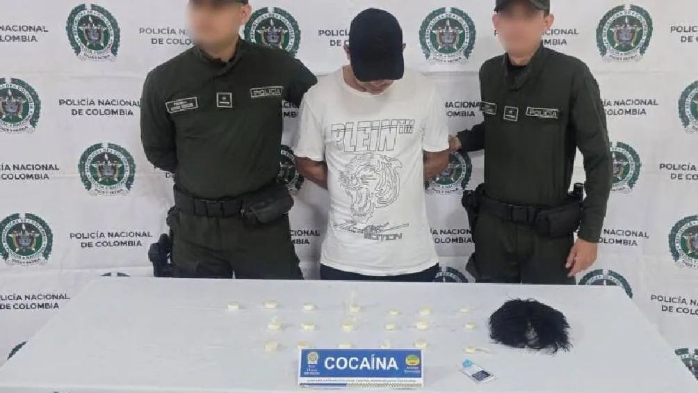 Esta operación resultó en la incautación de más de 400 dosis de cocaína. / RS