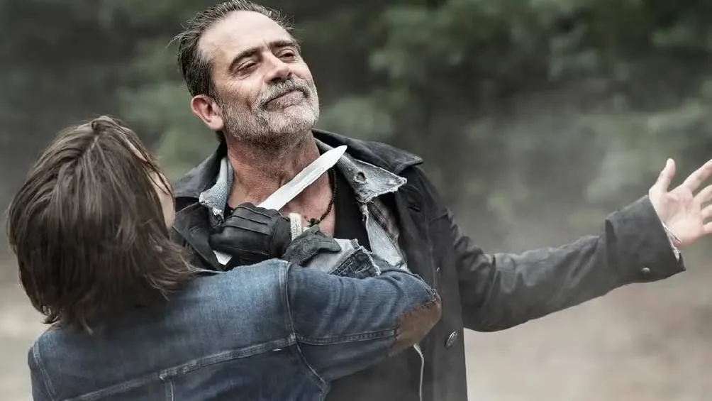 La serie profundiza en la evolución de los personajes y las complejidades de la vida en un mundo devastado. / X