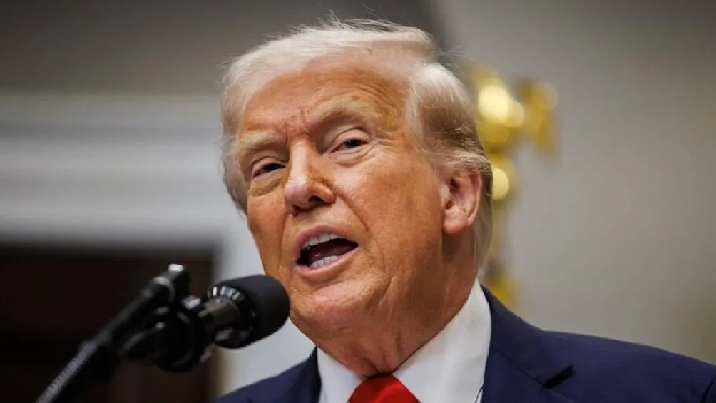 El 3 de marzo, el presidente de Estados Unidos, Donald Trump, firmó una orden ejecutiva que aumenta los aranceles a productos de China./ EFE