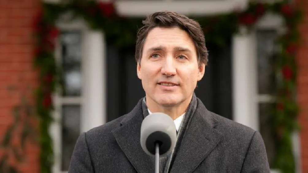 Trudeau anunció medidas en respuesta a los aranceles del 25% impuestos por Donald Trump a las importaciones de México y Canadá. / AP