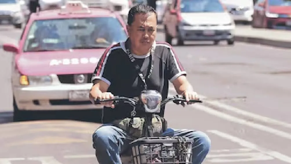 La reforma establece que los usuarios de motocicletas eléctricas deberán registrarse ante la Secretaría de Movilidad. / EL UNIVERSAL
