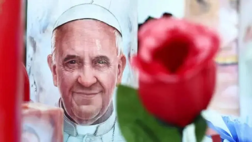 El Papa argentino, de 88 años, ha padecido diversas crisis respiratorias desde su ingreso en el Hospital Gemelli. / BBC