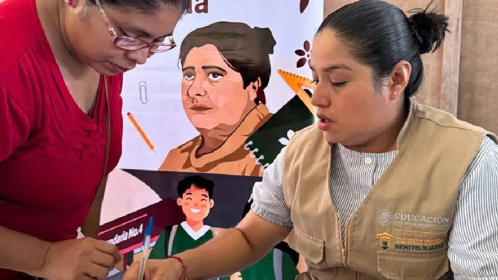 la Beca Universal Rita Cetina, destinada a estudiantes de educación secundaria. / Programas para el Bienestar