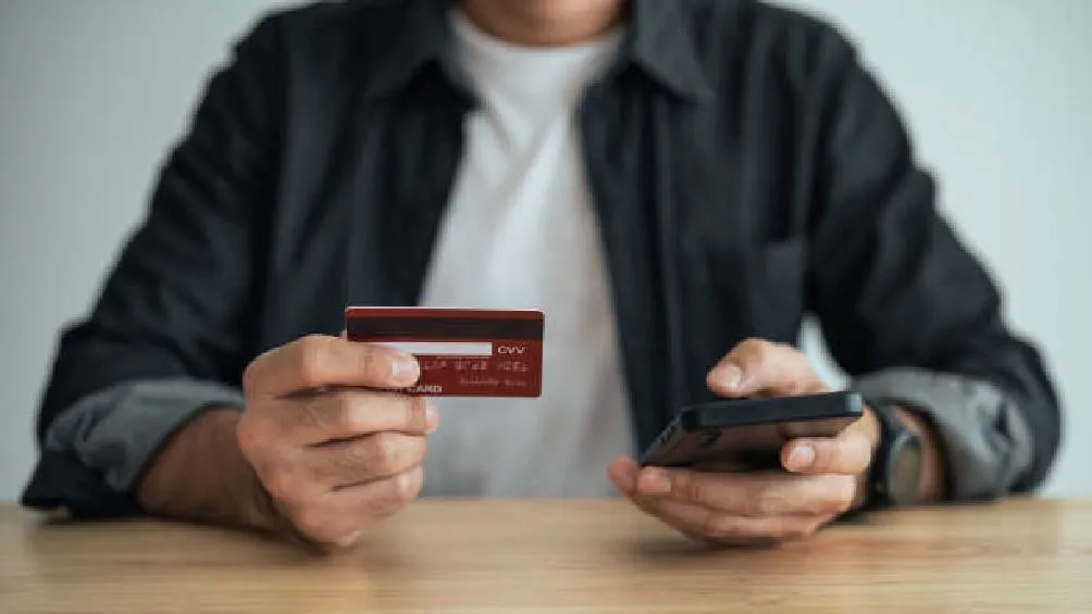 Aunque las sucursales bancarias cerrarán sus puertas al público, los usuarios podrán seguir realizando operaciones a través de los medios electrónicos. / Pixabay