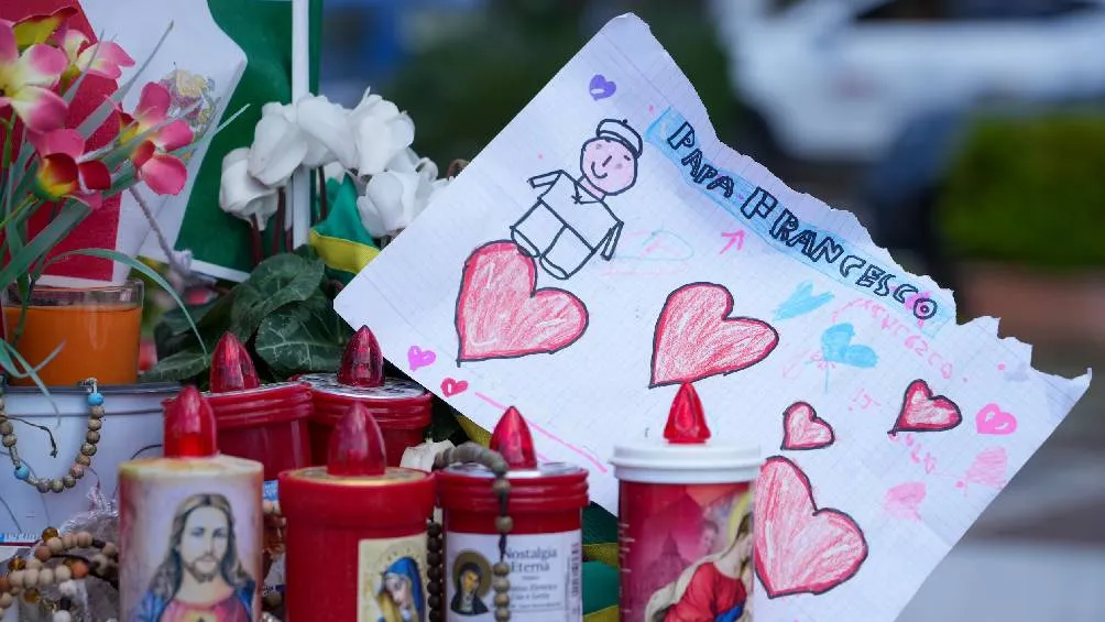 Su mensaje de paz busca inspirar a líderes y ciudadanos a priorizar la diplomacia, el diálogo y la fraternidad en medio de los conflictos. / AP