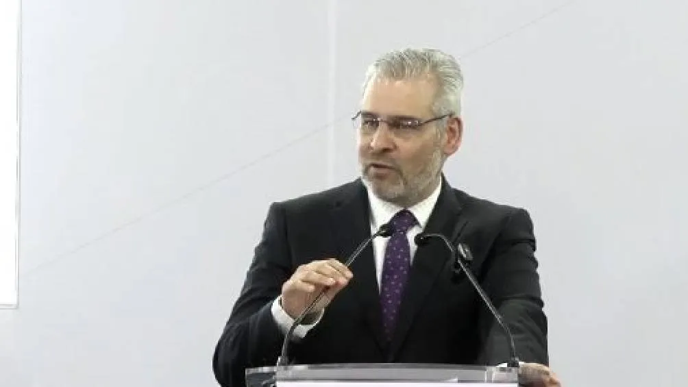 El actual gobernador, Alfredo Ramírez Bedolla, ha confirmado la emisión de una ficha roja, lo que convierte a Aureoles en un prófugo de la justicia. / Captura de pantalla