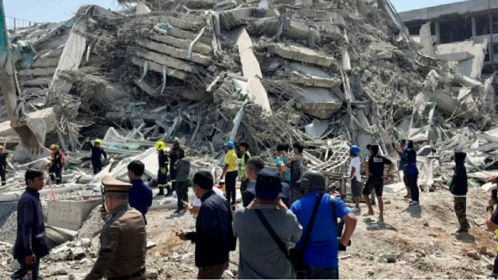 La Embajada ha establecido un número de emergencia (+66832993390) . / BBC