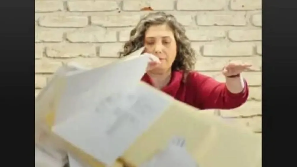 En su video de campaña, critica la justicia en México como un trámite burocrático. / Captura de pantalla