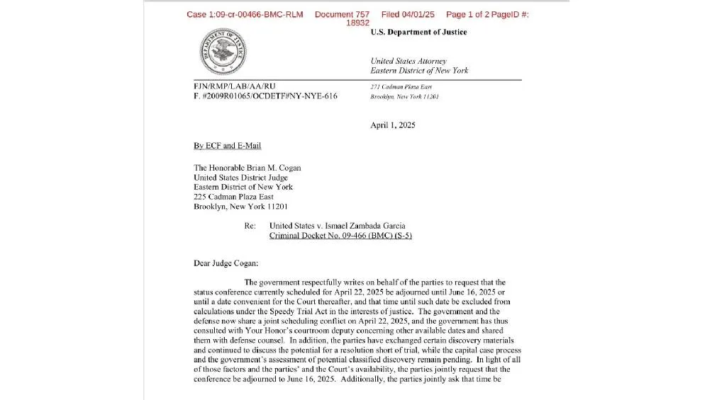 Zambada, de 77 años, se encuentra enfrentando un total de 17 cargos relacionados con el narcotráfico.