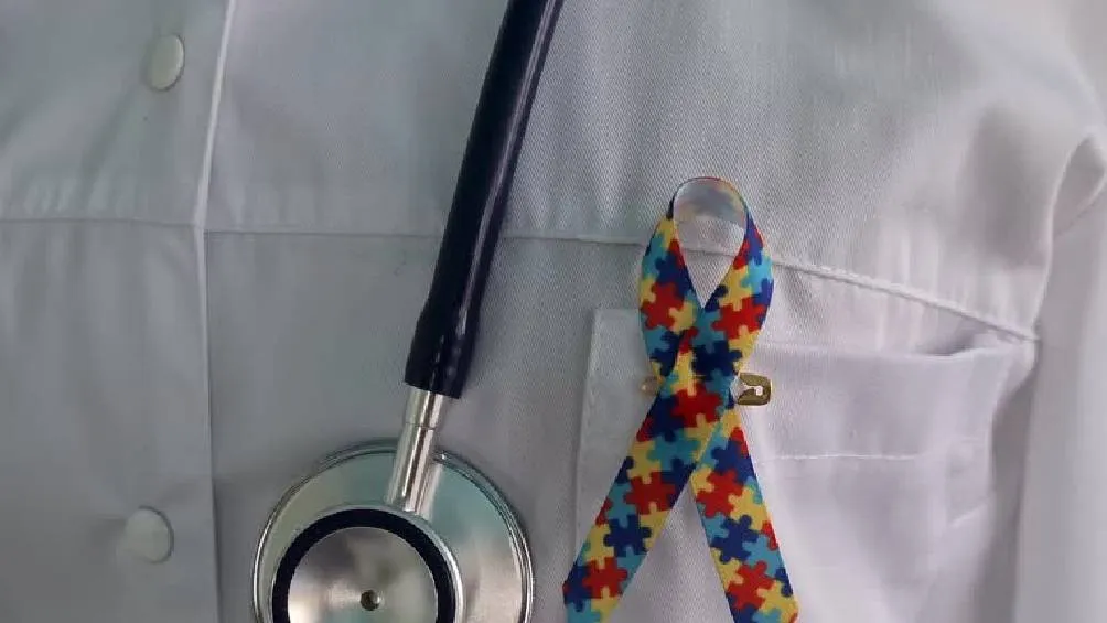 Las señales incluyen la falta de comprensión de señales sociales, problemas para hacer amigos y sensibilidad a ciertos estímulos. / Pixabay