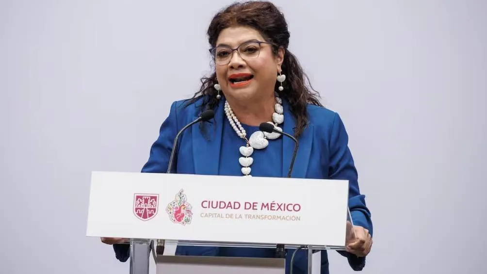 Clara Brugada ha propuesto un plan para apoyar a las mujeres emprendedoras que venden productos en línea. / El UNIVERSAL