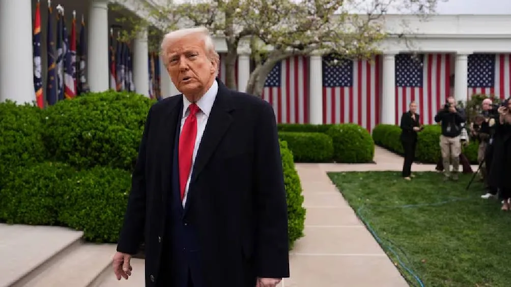 Trump, ha anunciado la implementación de aranceles adicionales del 50% sobre las importaciones provenientes de China, lo que eleva la tasa total a un 104%. / X