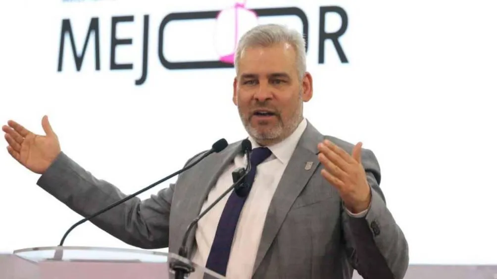 El secretario de Gobierno, Carlos Torres Piña, anunció que se sancionará a empresas, grupos musicales y autoridades municipales que fomenten la apología del delito. / RS