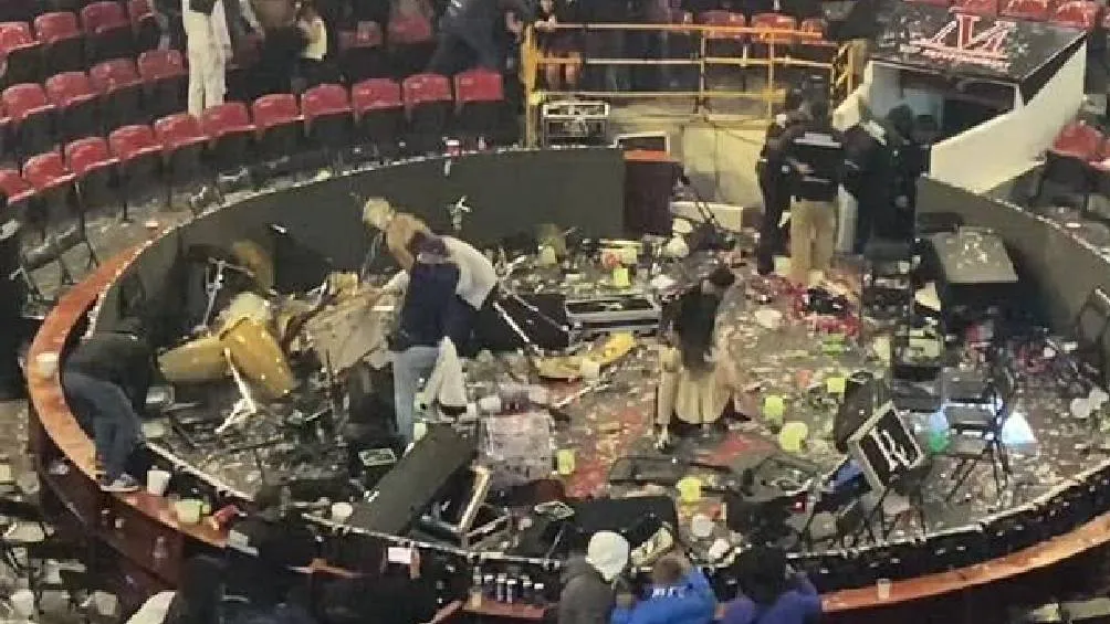 La agresión al cantante Luis R. Conriquez en Texcoco, quien fue atacado por negarse a cantar narcocorridos./ Captura de pantalla