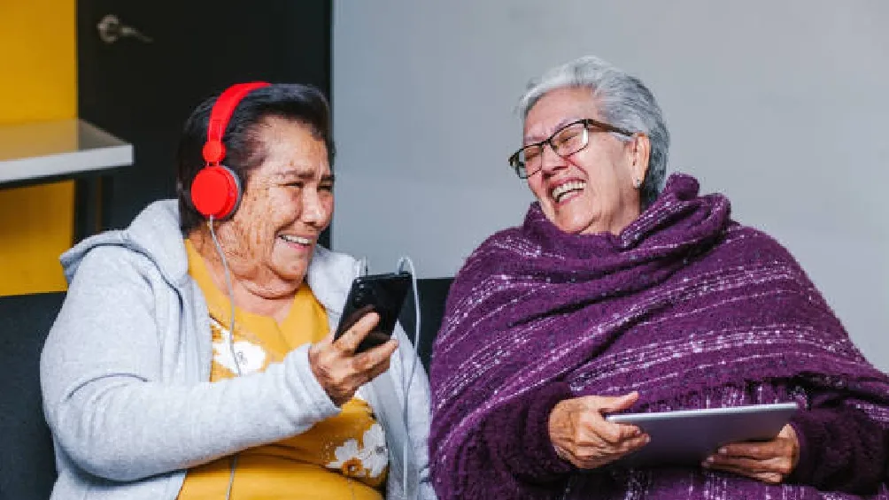 Los mayores de 65 años que podrán registrarse en el programa Pensión de Bienestar/iStock