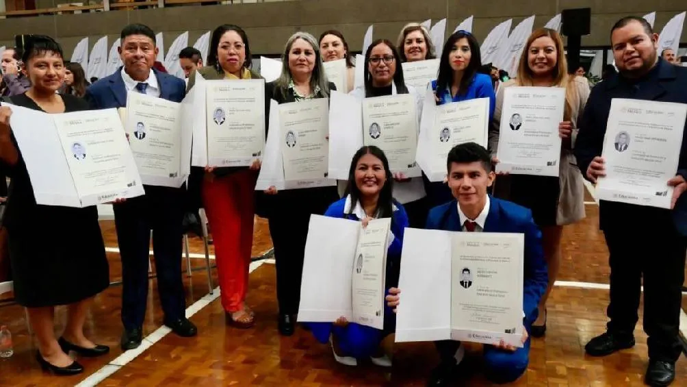 Se recomienda tener una identificación oficial vigente y un correo electrónico activo para recibir notificaciones del proceso./ SEP