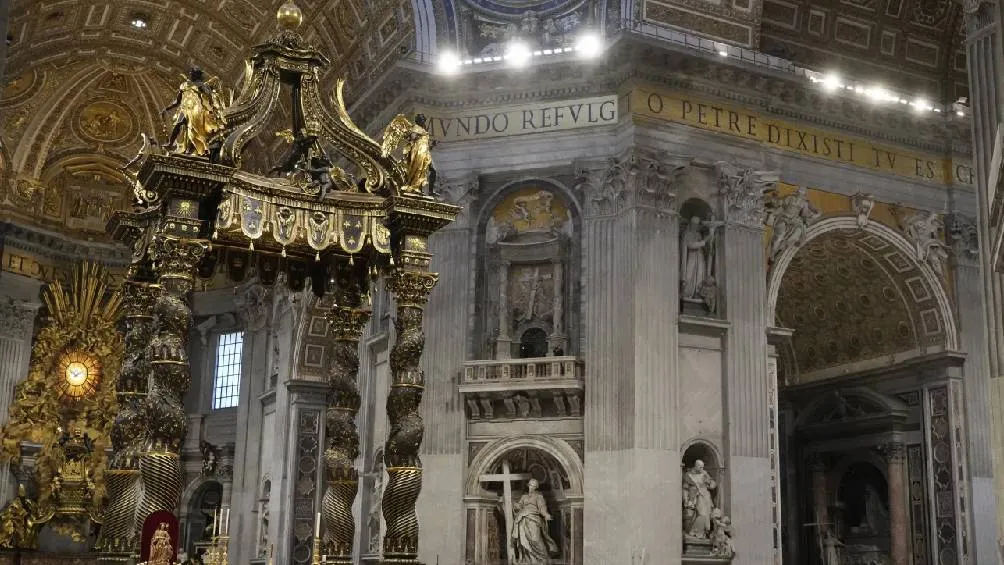 El cónclave de 2025, convocado tras el fallecimiento del Papa Francisco el 21 de abril, comenzó el 7 de mayo. / AP