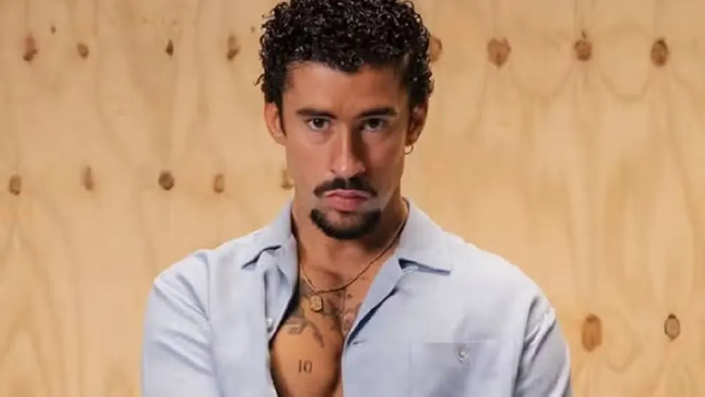 La gira &quot;Debí Tirar Más Fotos World Tour&quot; comenzará en noviembre de 2025 . / IG