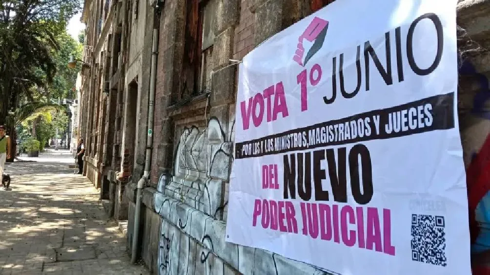 Expertos en materia electoral afirman que es legal llevar una guía personal con los nombres y números de los candidatos. / X