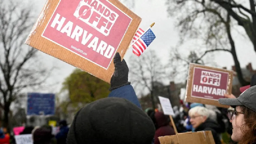 No se ha fijado una fecha para reanudar las entrevistas ni se ha determinado la duración de la suspensión. / RS