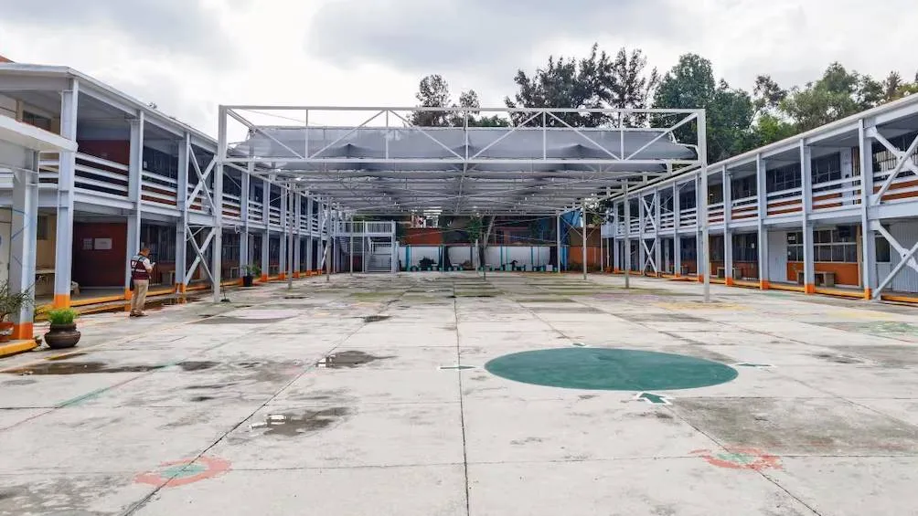 El Gobierno de la Ciudad de México ha anunciado que, para el ejercicio fiscal 2025, se atenderán 2,309 planteles educativos de nivel básico. / RS