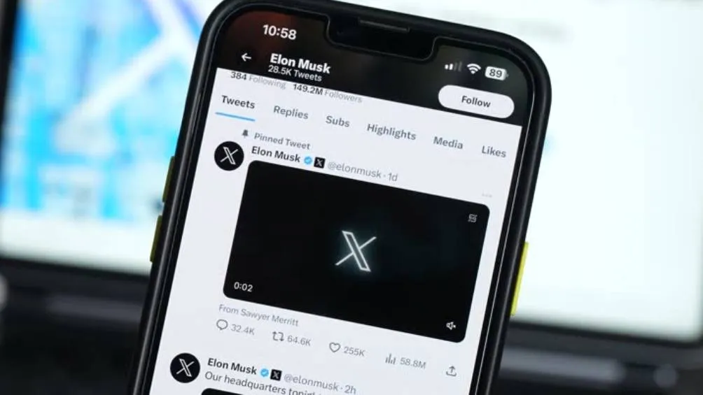 Musk pretende convertir a X en una plataforma multifuncional con XChat. / RS