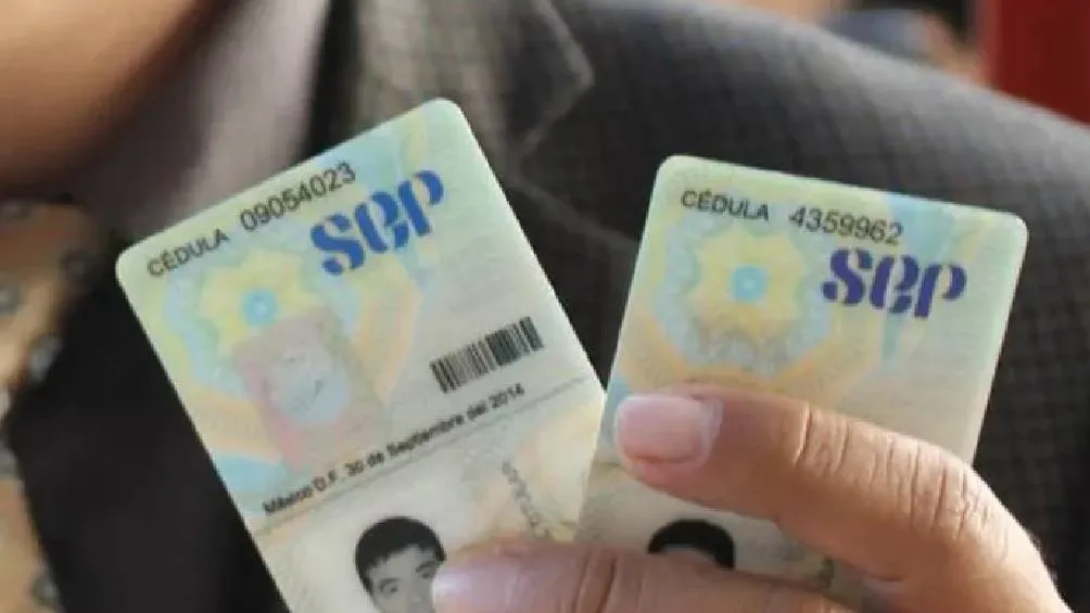 Si tu título fue expedido antes del 1 de octubre de 2018, deberás tramitar tu cédula presencialmente. / RS