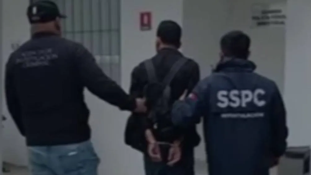 se instalaron puntos de vigilancia y, finalmente, elementos federales lo interceptaron sobre la calle Ernesto Viveros Oriente. / SSPC