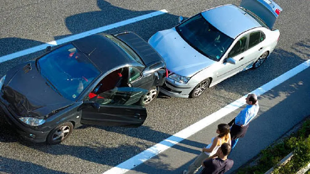 El modus operandi implica conducir a alta velocidad en vías con tráfico, como Circuito Interior y Periférico. / Pixabay