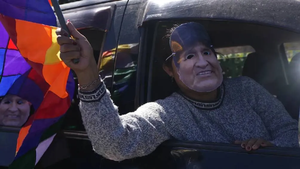 El gobierno boliviano denunció el jueves penalmente al exmandatario Evo Morales por terrorismo. / AP