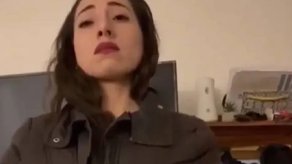 En La Rioja, Argentina, un hombre identificado como Fabián fue retenido contra su voluntad por su expareja. / Captura de pantalla