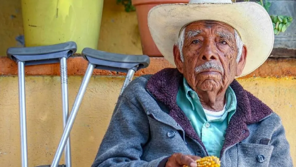 Para acceder a los beneficios, se deben cumplir los siguientes requisitos: ser mayor de 60 años. / RS