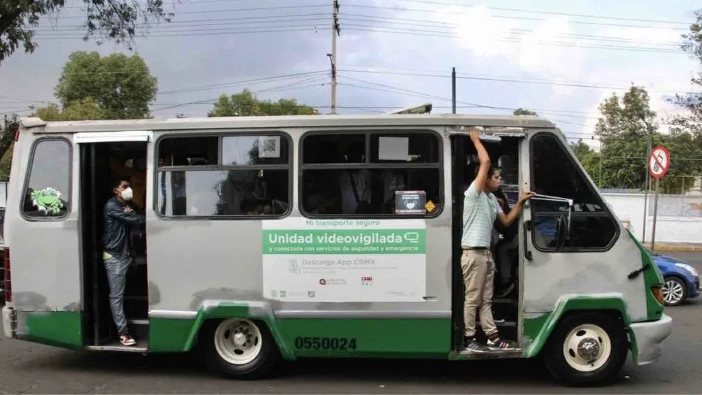 Semovi identificó nueve corredores donde se retirarán microbuses en 2025, seleccionados por su alta demanda, antigüedad de flota. / RS
