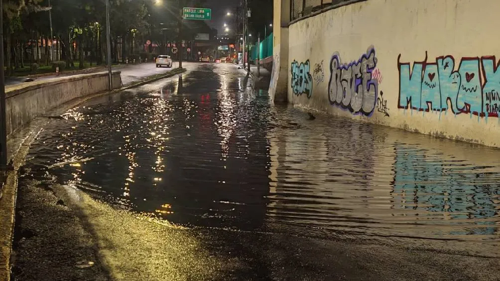 Para que el reporte sea eficaz, el ciudadano debe proporcionar: nombre completo, datos de contacto, dirección exacta del lugar afectado. / SACMEX