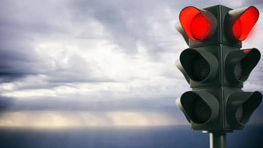 Funciona de forma similar a los semáforos de tránsito, pero orientado a la seguridad vehicular. / Pixabay