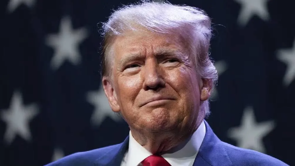 Horas antes, el mandatario Trump afirmó que ambas partes habían aceptado un alto al fuego temporal. / AP