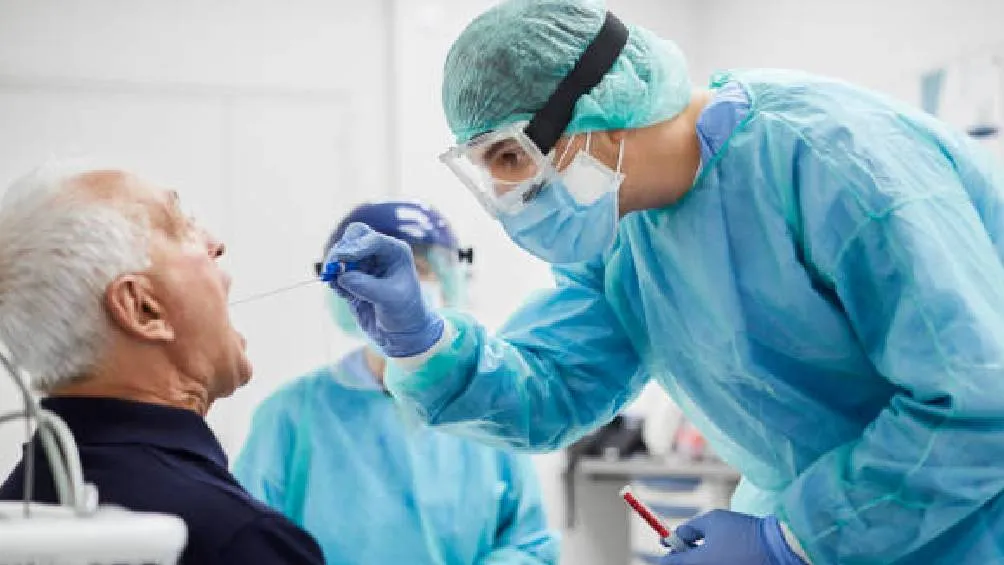 Otros síntomas reportados incluyen fiebre, congestión nasal, tos, fatiga, escalofríos, dolores musculares. / Pixabay