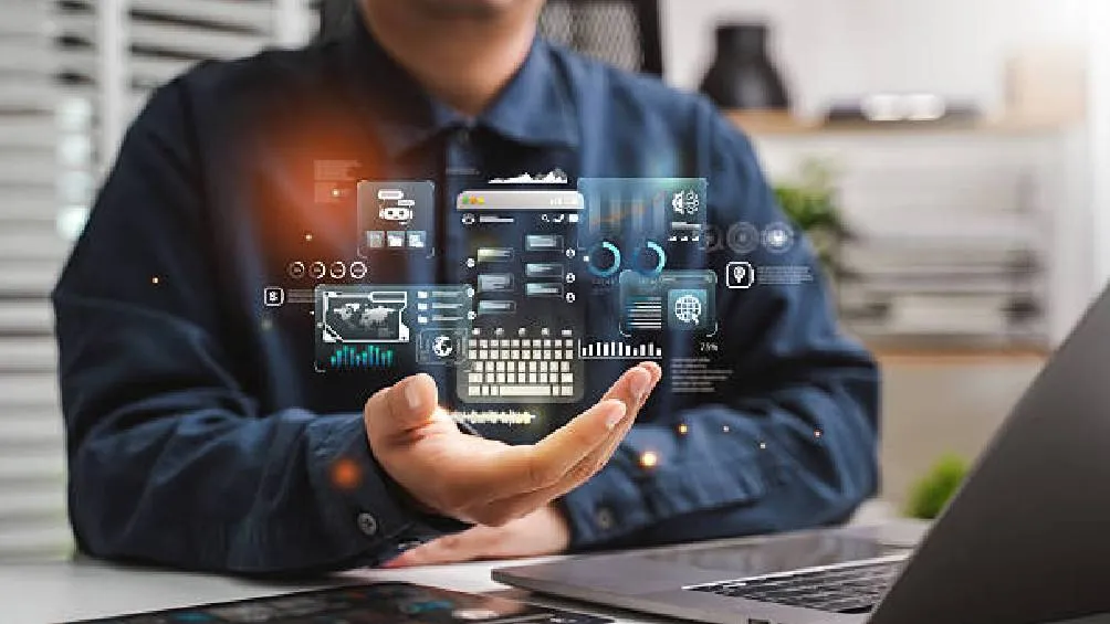 La herramienta se integrará en la interfaz de la aplicación y será accesible al momento de escribir un texto./ Pixabay