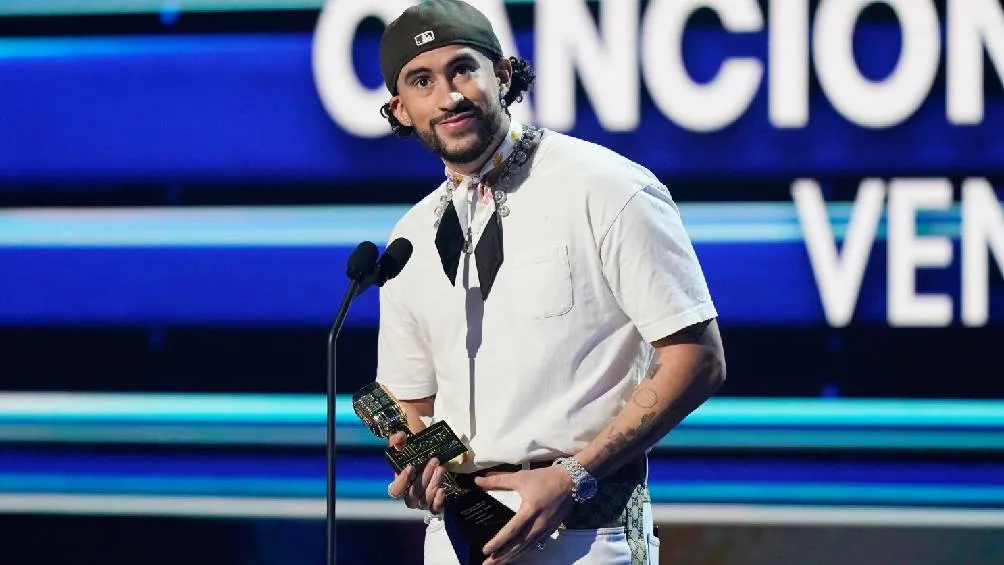 Según los especialistas del CQPR, la experiencia de asistir a un concierto de Bad Bunny no es solo auditiva o visual, sino también química./ AP